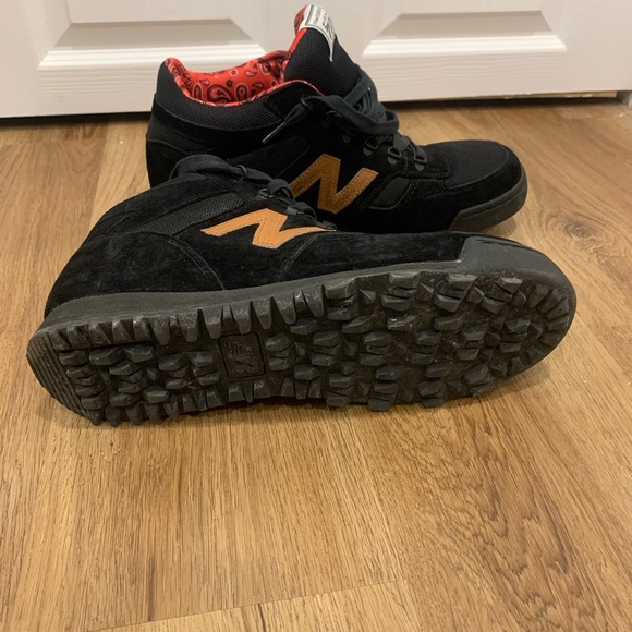 Black outsole with special red inside New Balance! - Picture 2 of 6